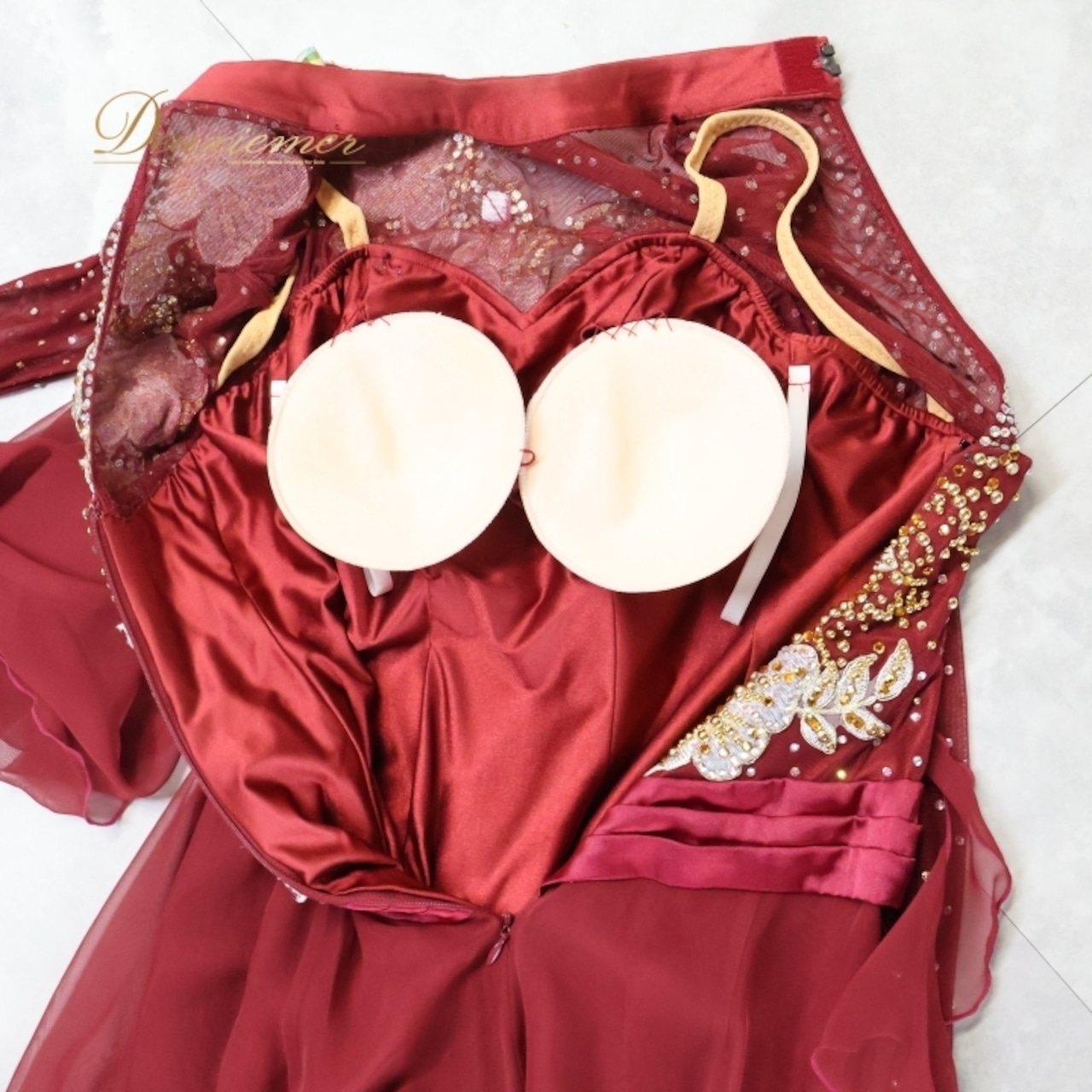 社交ダンス 衣装 スタンダードドレス ワンピース ドレス スタンダード ワインレッド ゴールド 金 赤 デモ 競技 ダンス パーティ 発表会 上品 フロート レース 華やか レッド系 エレガント 輝き 高級感 おしゃれ 美しい フォーマル ステージ コスチューム