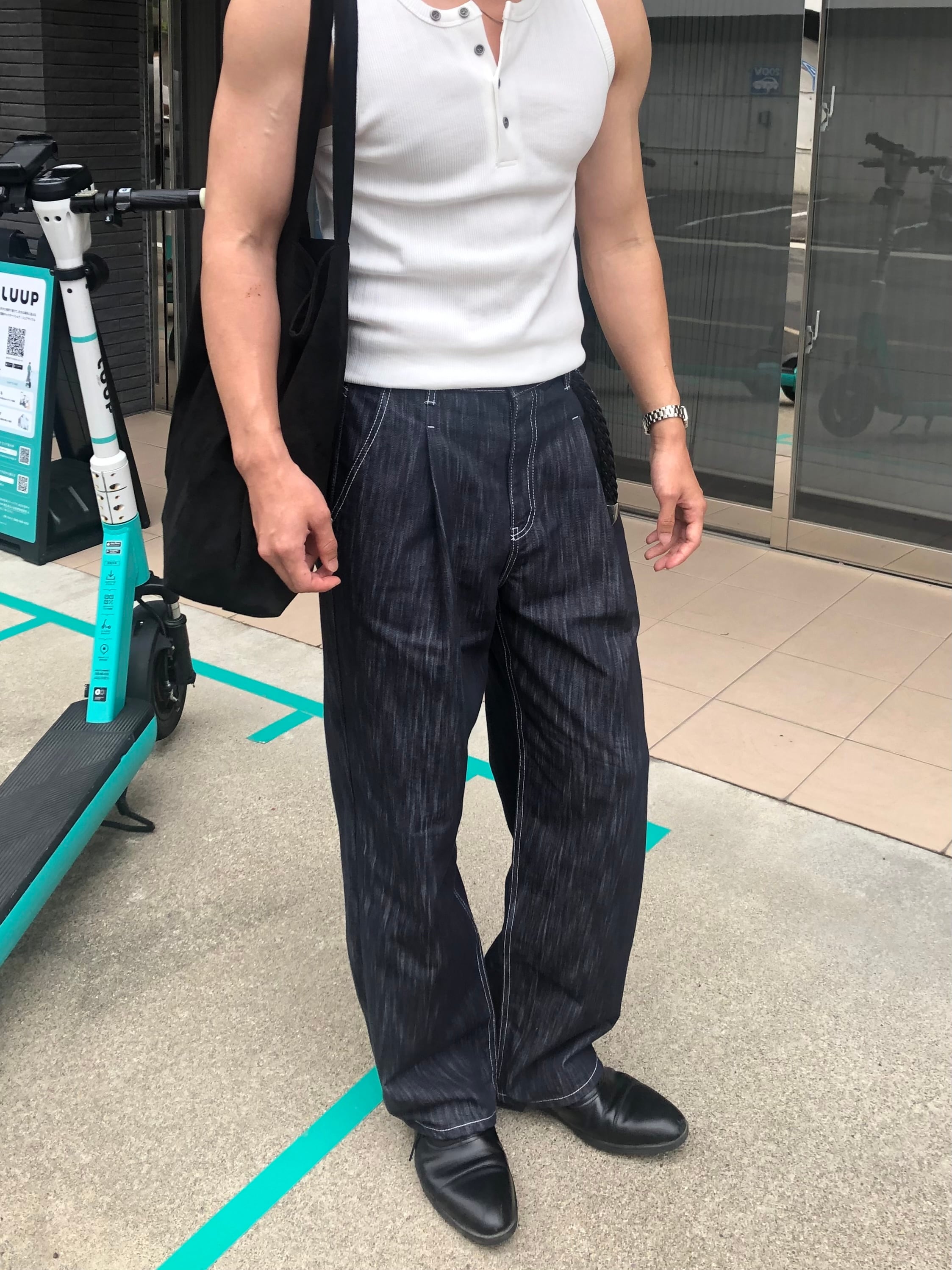 Non-Fade Indigo Tuck Semi Wide Jeans [Mid Blue] | 1AM