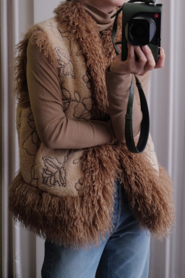 embroidery fur boa vest beige