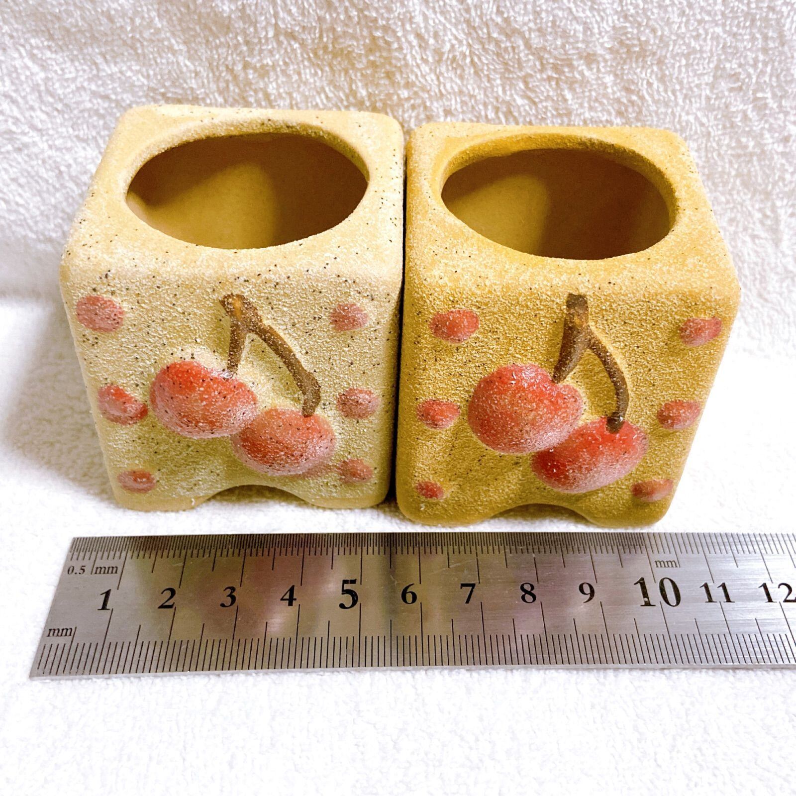 2色の陶器植木鉢2点】 多肉植物・観葉植物に さくらんぼ柄がかわいい