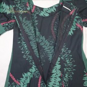 フラダンス 衣装 ワンピース ドレス グリーン系 パフスリーブ フリル ポケット付き シンプル レイ柄 かわいい 華やか 鮮やか 大人っぽい エレガント 緑 黒 赤 ハワイアン アロハ ハワイアンプリント フラ ダンス レッスン 練習 スタイリッシュ おしゃれ