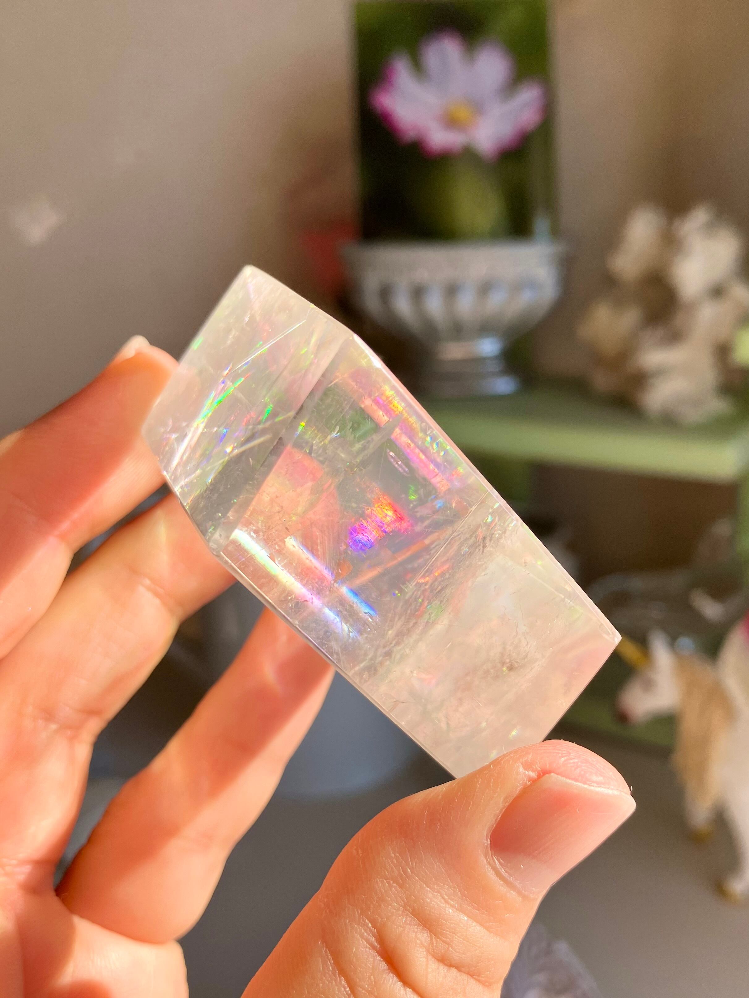 虹のハイクォリティ オプティカルカルサイト | Crystal Lilly