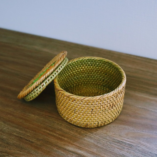 ビーズ付き円型小物入れ　Φ10cm