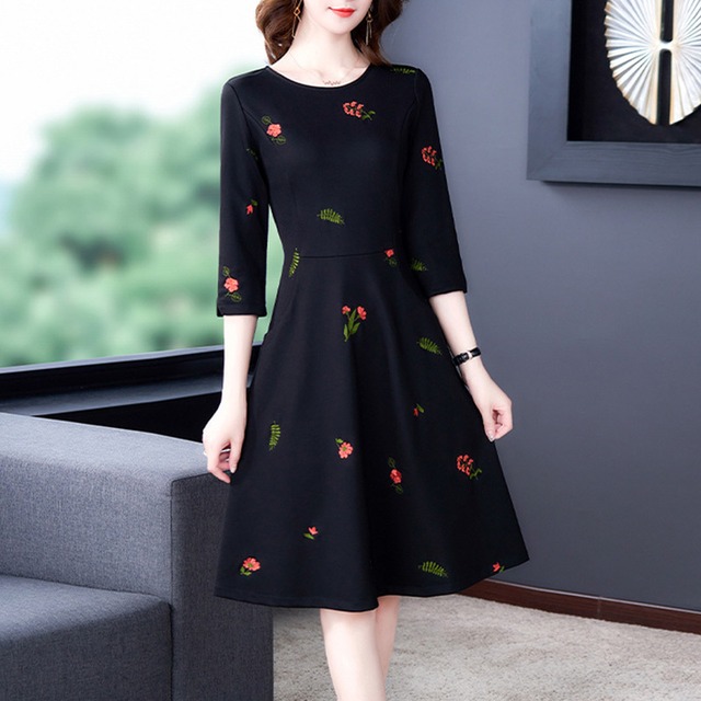 ビッグカラーワンピース レディース 送料無料 ワンピース ドレス 七分袖 フレアワンピース ブラックドレス レースカラーフェミニンワンピース レース 襟なし ワンピース シアーカラー付きワンピース ひざ下 ミモレ ロング丈 半袖 ラウンドネック 襟付き レース 刺繍 エレガント 大人可愛い きれいめ 華やか 上品 レトロ クラシック ガーリー 黒 ブラック オケージョン 謝恩会 演奏会 発表会 高見え 格上げ 春夏 秋冬 大人 お呼ばれ お出かけ パーティー フォーマル トレンド