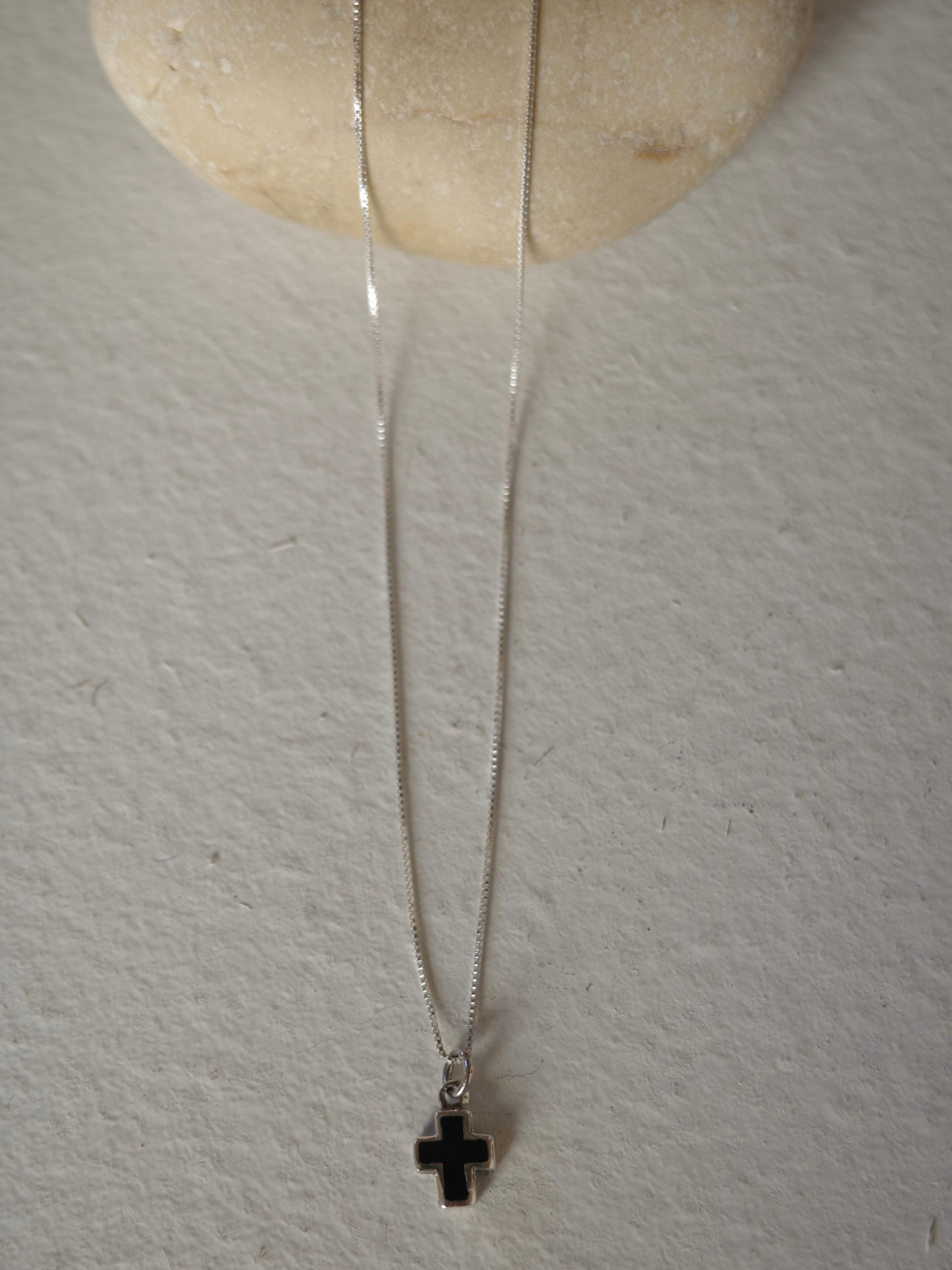 <vintagesilver925>onyx mini cross necklace