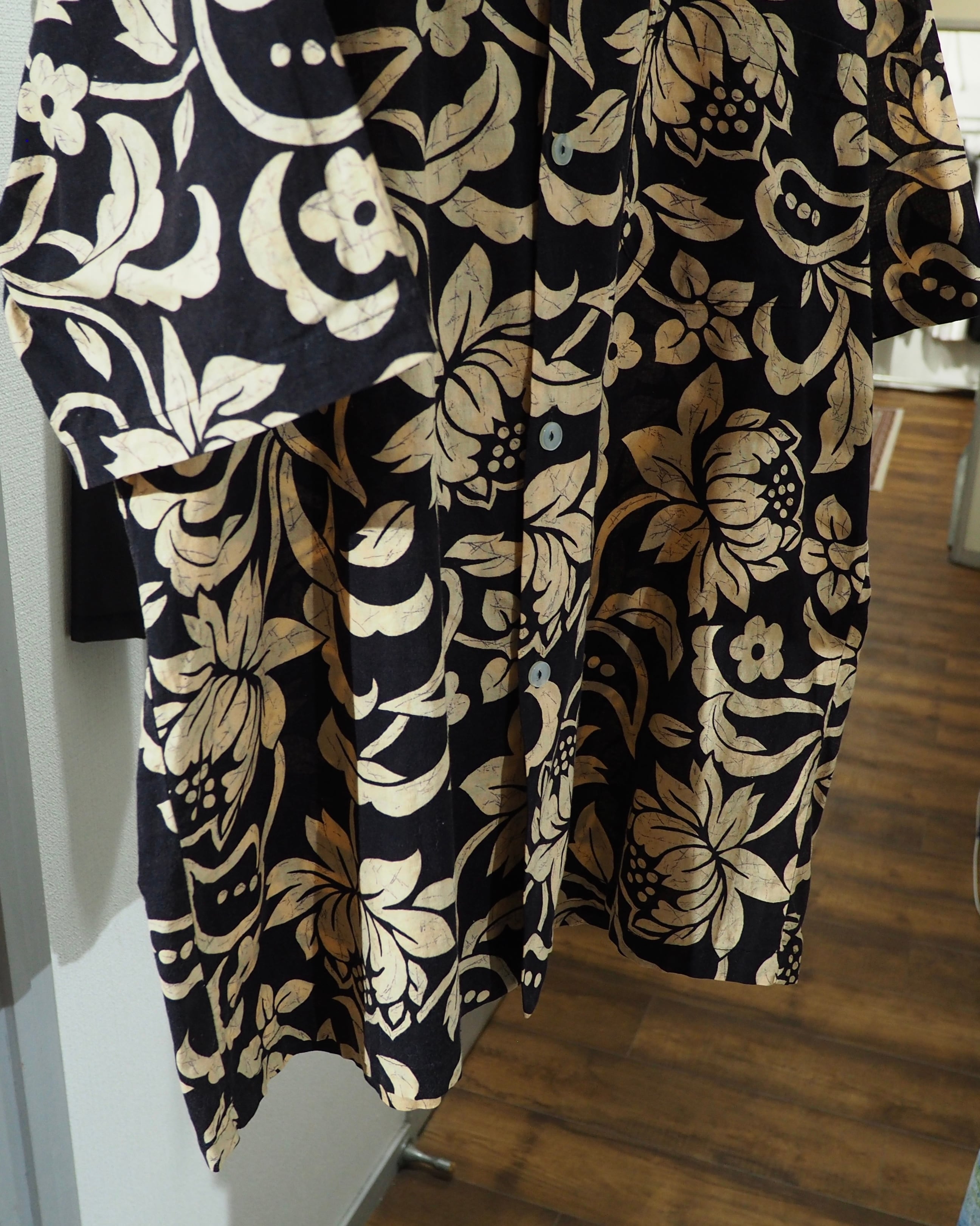 1980 - 90s Beautiful Botanical Flower All Over Pattern Vintage Open Collar SS Shirt