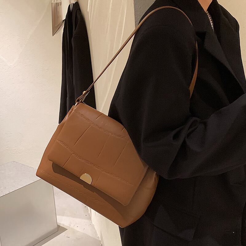 カジュアルオータムウィンタースタンダード レトロ 秋物 冬物 トートバッグ ハンドバッグ メッセンジャーバッグ Tiancai_Wing_Bag66804138340