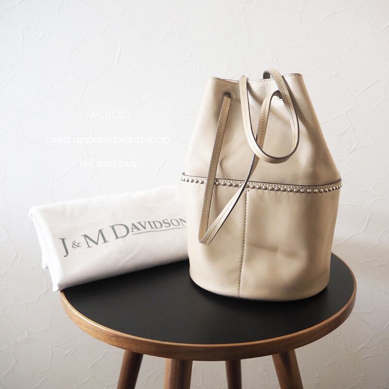 J&M Davidson(J&Mデヴィッドソン) ウィズスタッズ ミニデイジー ベージュ