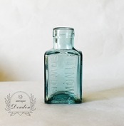 英国アンティーク・硝子のボトル KUTNOW 'S POWDER【s0301】