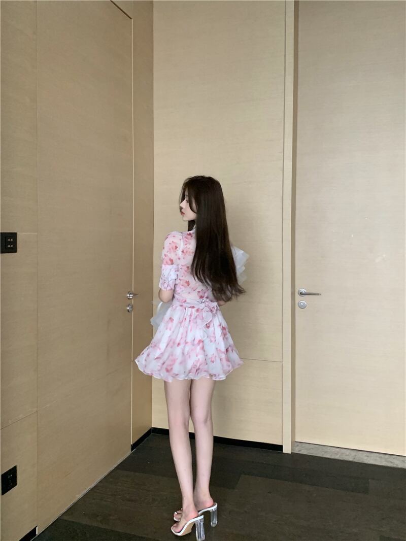 フローラルカラーシャツ サマーショート半袖スリーブトップス ハーフスリーブ 大人ガーリー スウィート キュート カジュアル 夏物 花柄 ブラックストロベリース47102972415