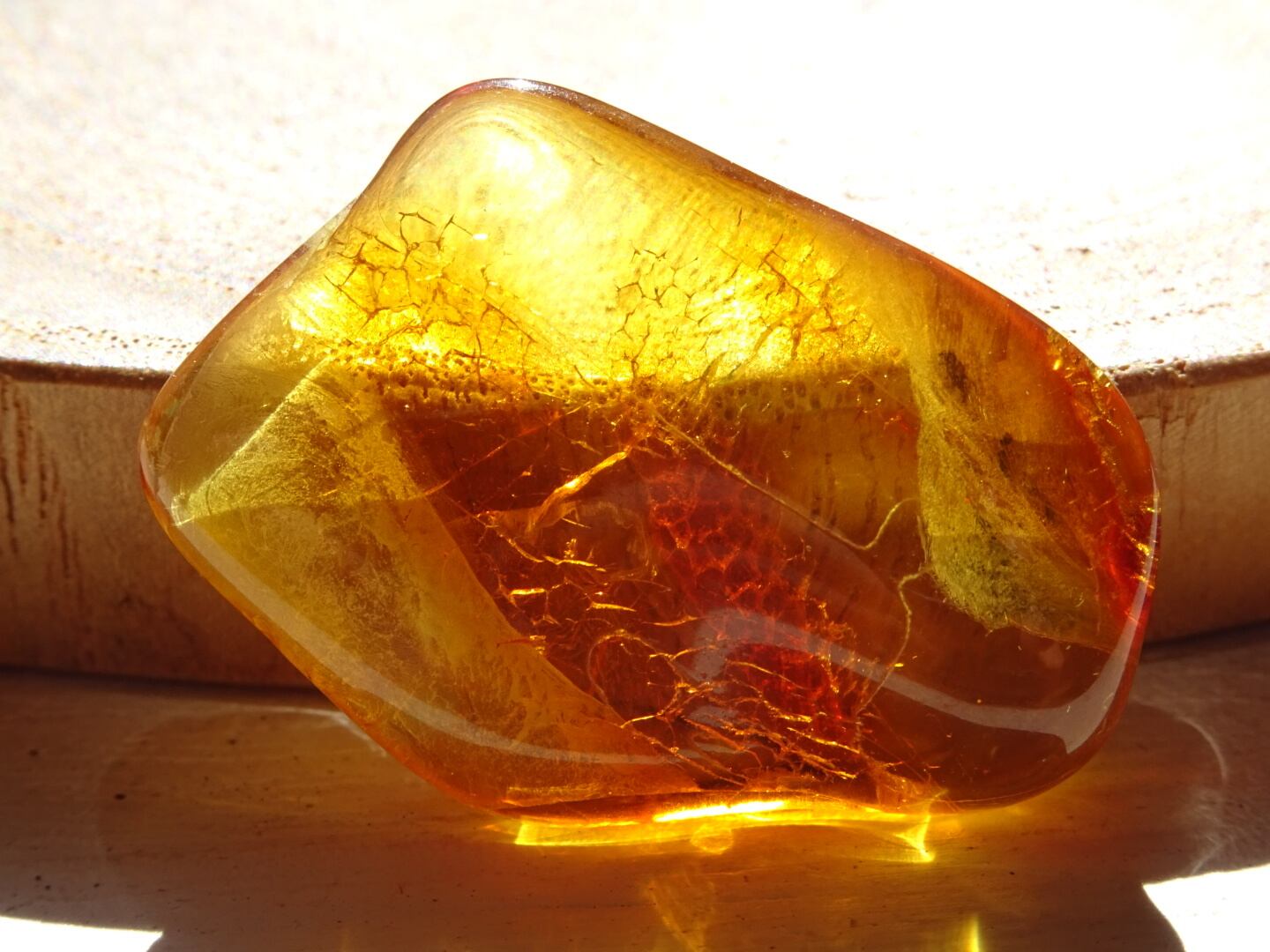 バルト海の琥珀（バルティックアンバー）No.4 ~蜜色の宝もの~ | 虹石屋