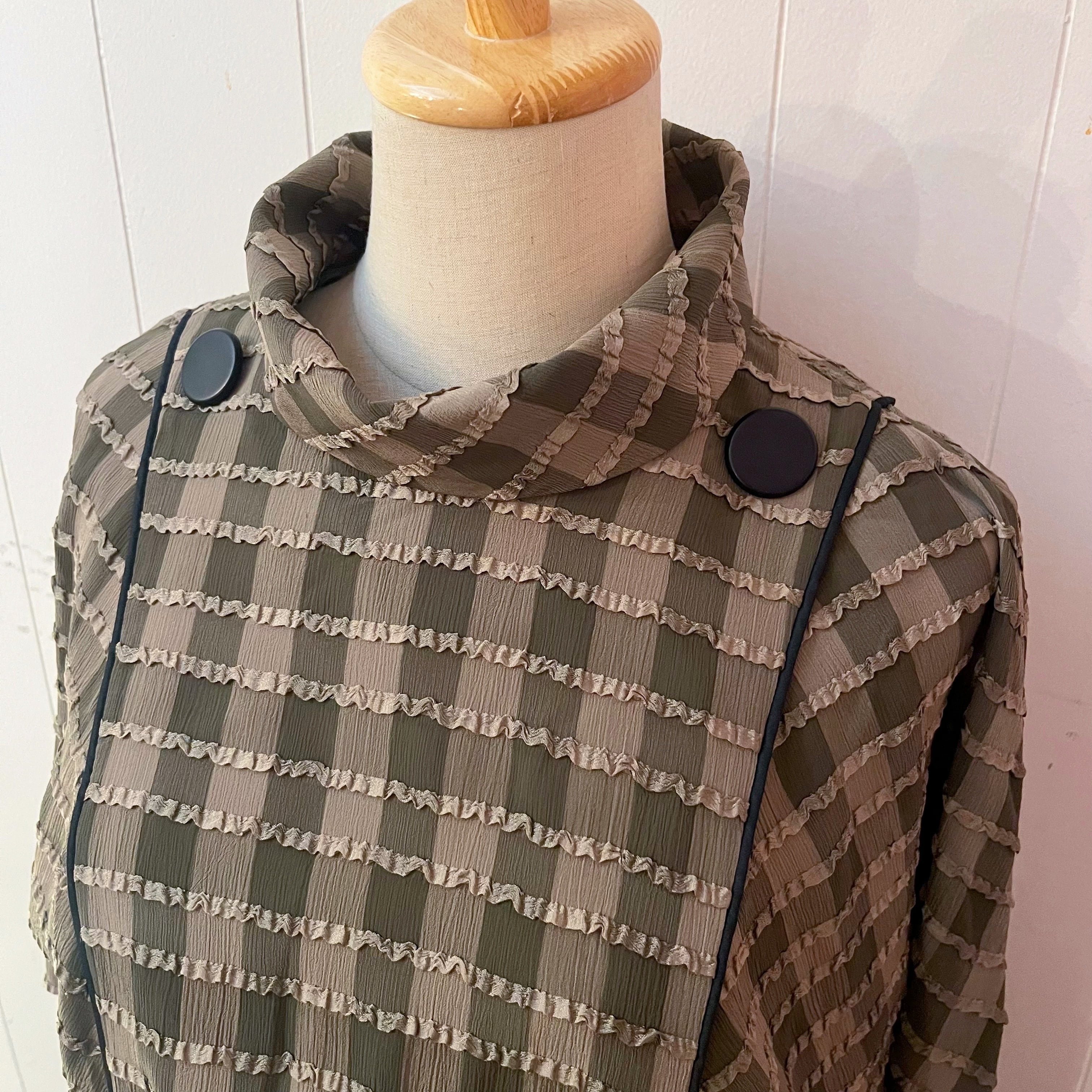 green frill check round collar one-piece