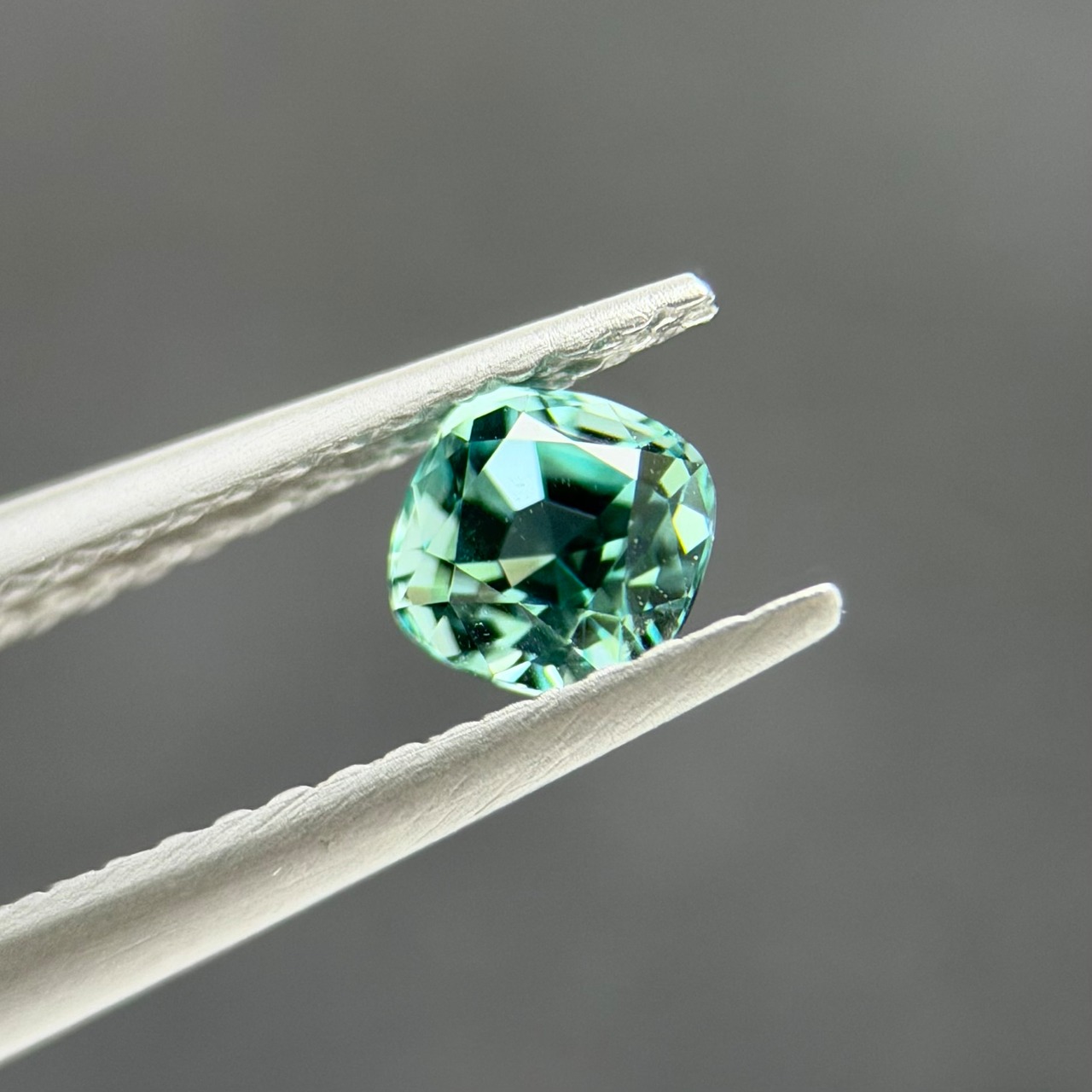 シーフォームトルマリン 4.3x4.3mm, ナミビア産