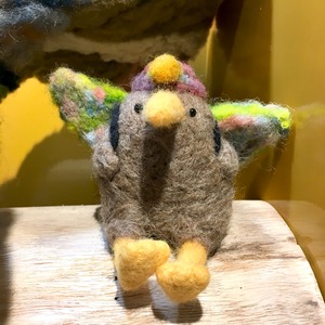 【CISEAUX】羊毛作品「羽ばたき　キウイ」