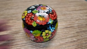 ペトリキウカ塗りのジュエリーボックス（人間国宝ホメンコ作）ウクライナ製