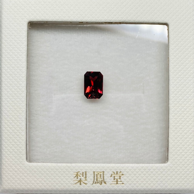 ガーネット 八角形 1.85ct ⑧　オリジナルルースボックスでお届けします