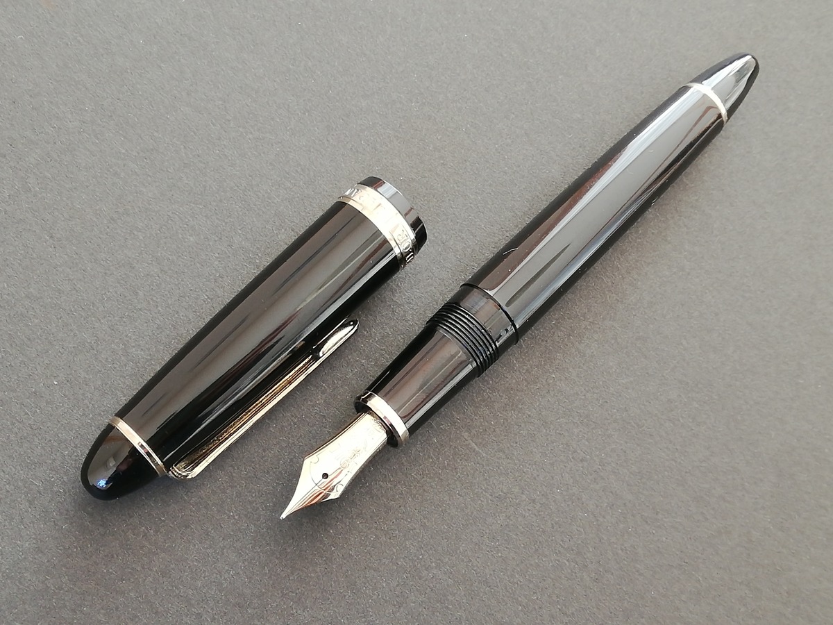 セーラー万年筆 プロフィット 旧 SAILOR PROFIT （中字） 18K 01917  