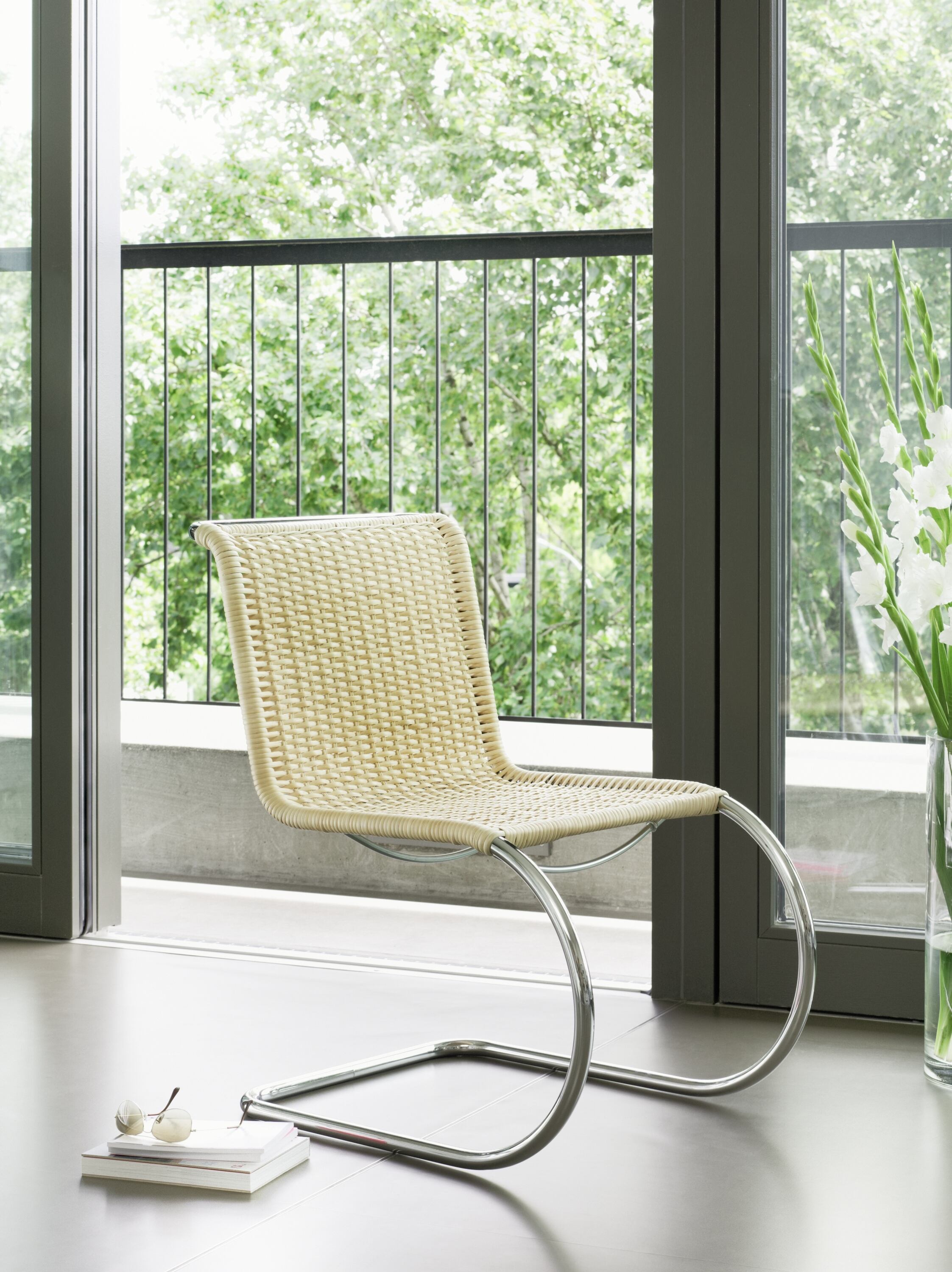S533R ｜ THONET | FLACE online store｜ドイツのトップ家具ブランド