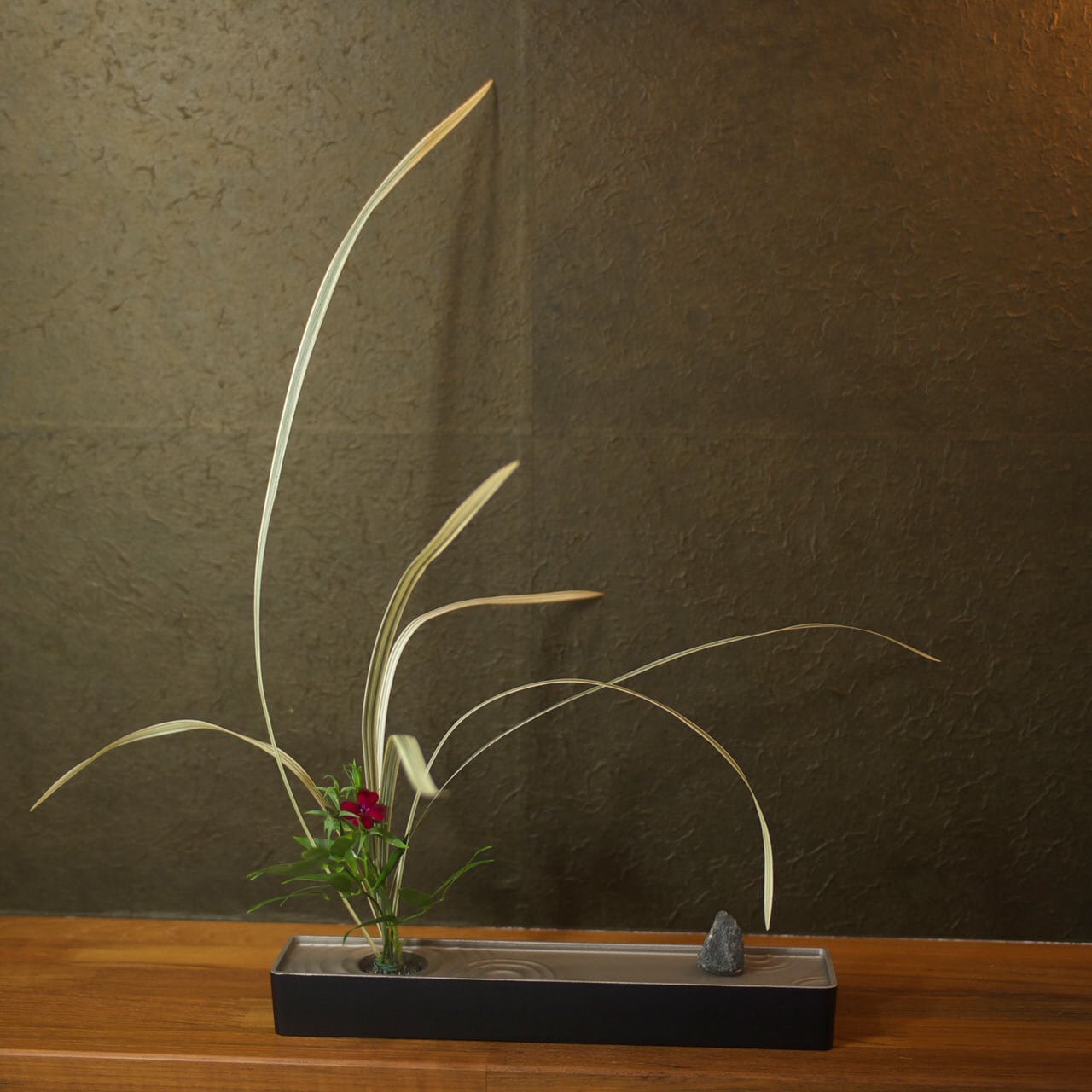 生け花におすすめの花器》雫影SLIM｜銀雅堂 | 生活を楽しむ専門店