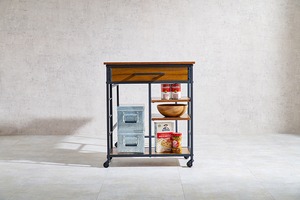 スタイリッシュな空間を演出する『インダストリアル バタフライキッチンワゴン』