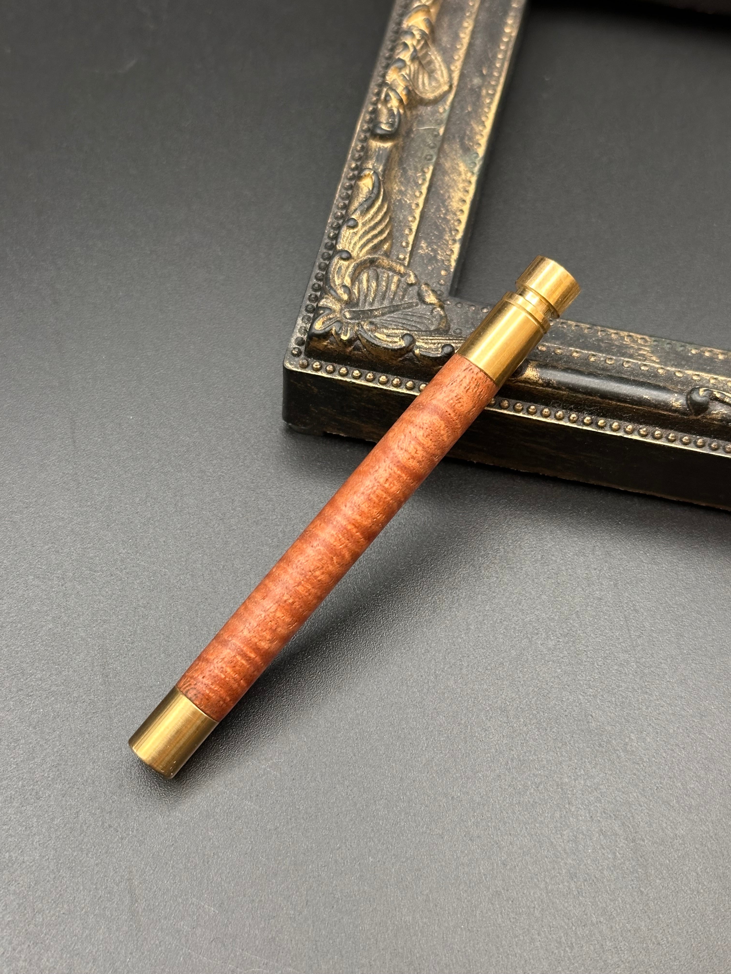 花梨(瘤)/木軸 細軸ボールペン | Flamberg