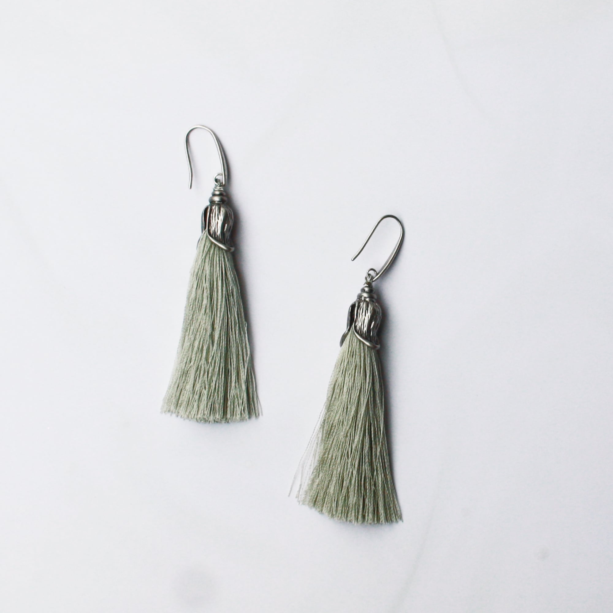 antique tassel ピアス | jojono