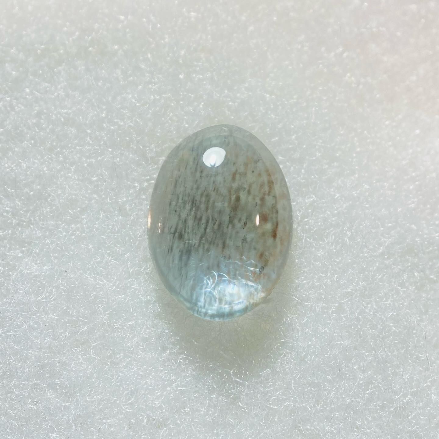 水面に猫 サンストーンアクアマリン1