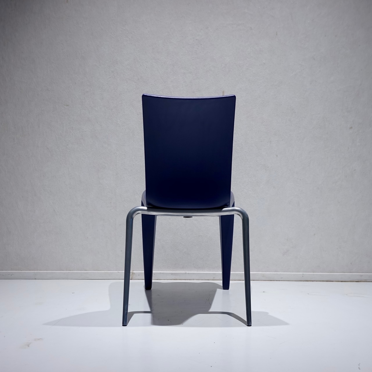 Vitra ヴィトラ Louis 20 ルイ20 ダイニングチェア アームレス チェア 椅子 ブルー デザイナーズ家具 モダン ミニマル ミッドセンチュリー