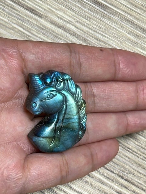 ラブラドライトのユニコーン・天然石 ラブラドライト ユニコーン | ホシノカケラ STONE/AROMA/ART