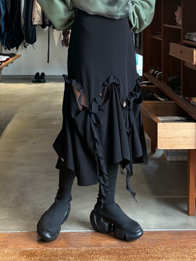 【26AW | WOMEN】AVAVAV アヴァヴァヴ / スカート / Cut-Out Woven Skirt　F26-SKT-1352