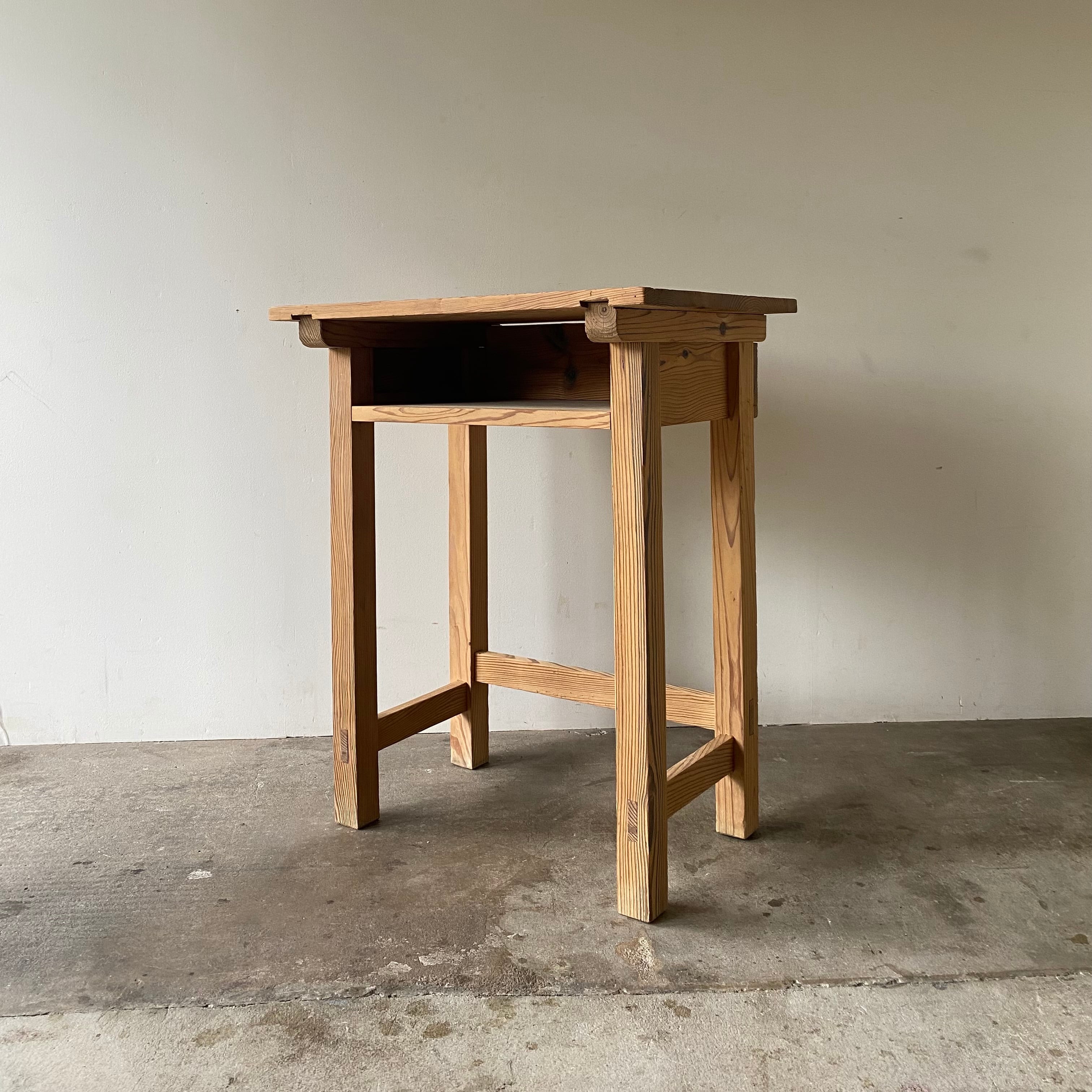 サイドテーブル　0929