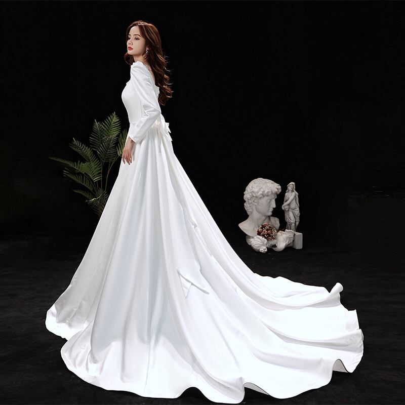 上品！ウエディングドレス ホワイト 長袖 短トレーン プリンセス