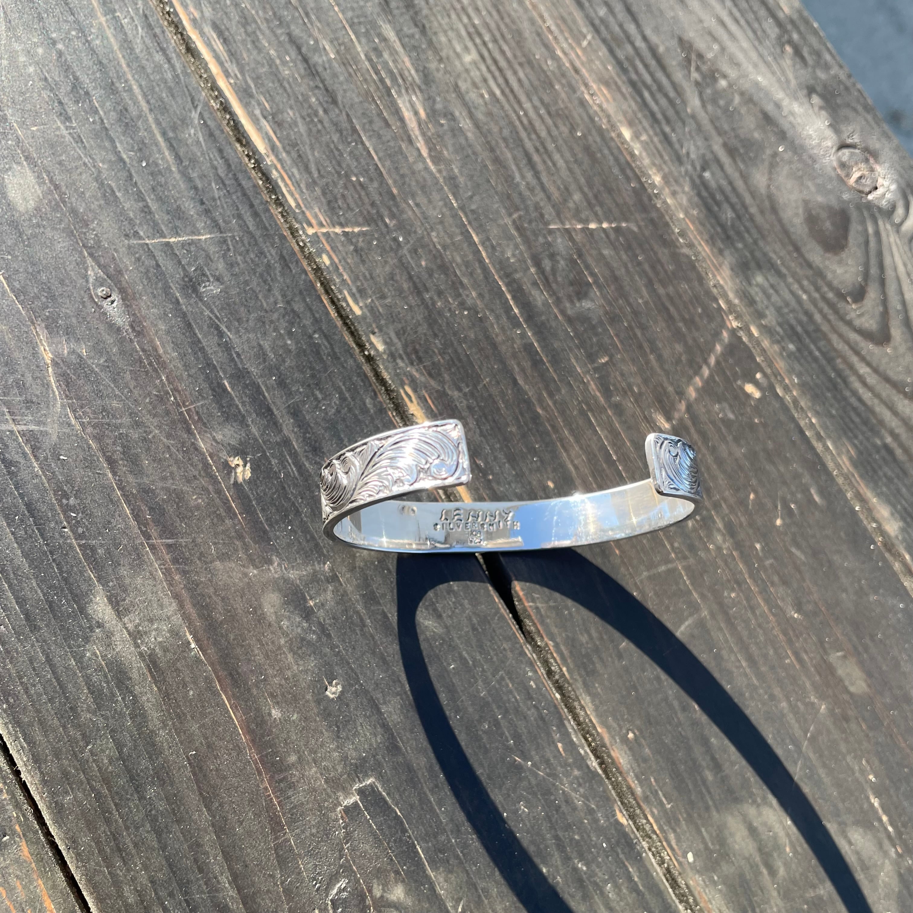 K18 Rose Engraving Bangle | LENNY SILVERSMITH