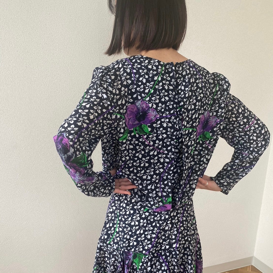 flower onepiece ｜ 花柄 オケージョン ワンピース 紫 長袖 モノトーン