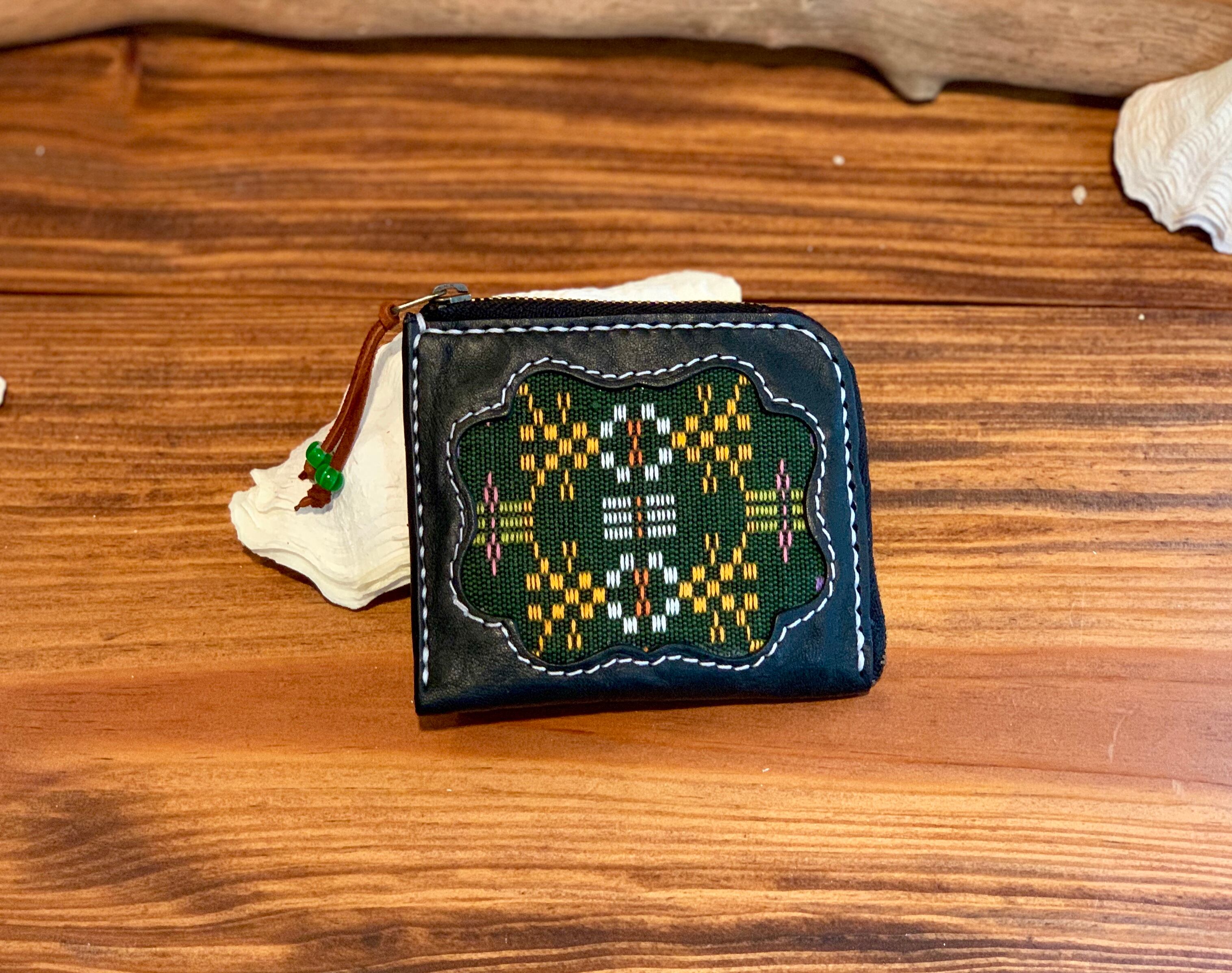 読谷山花織   L字ファスナーミニウォレット     　花織の色　緑　　革　黒