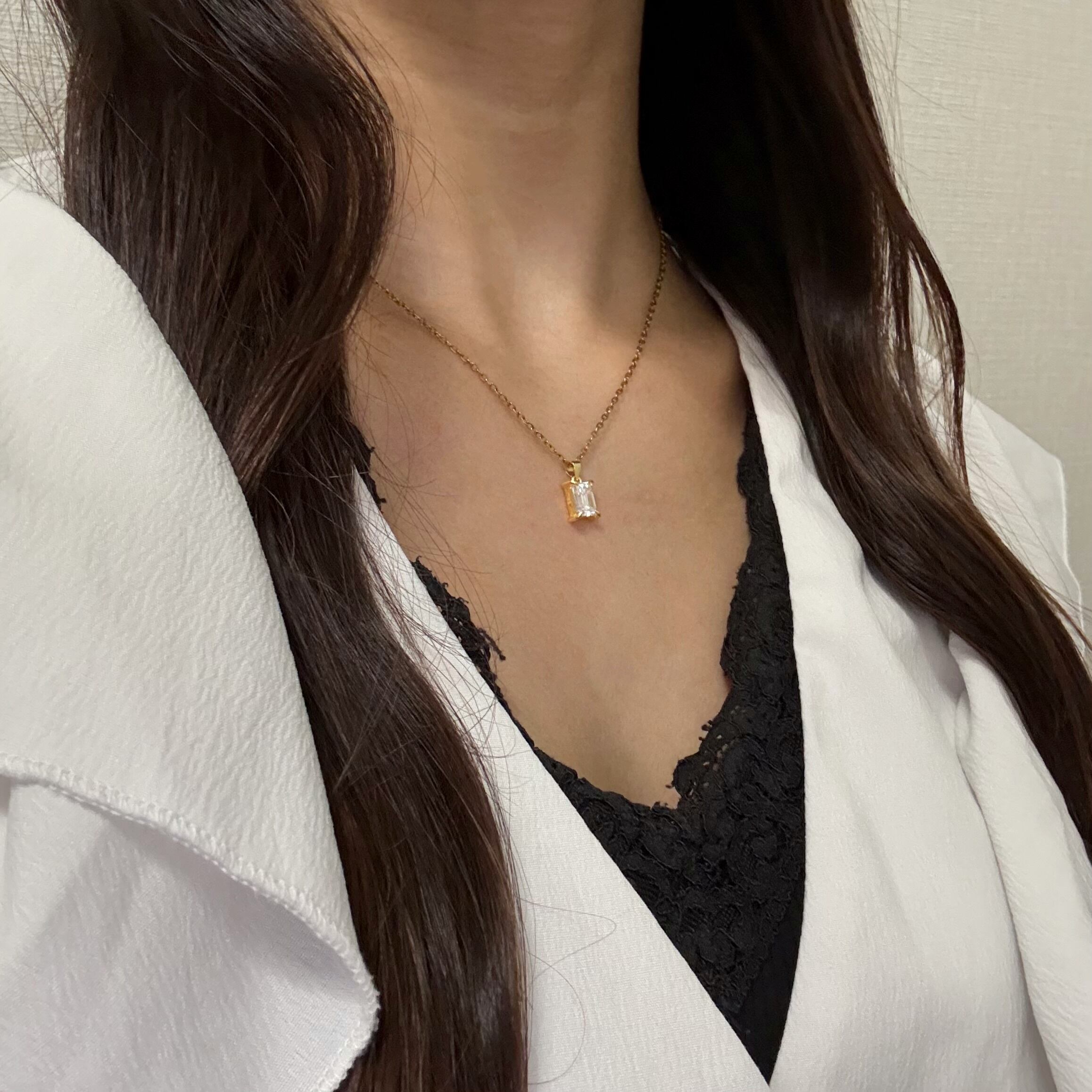 モアサナイト ネックレス〈2.0ct／8×6mm・Dカラー／エメラルドカット