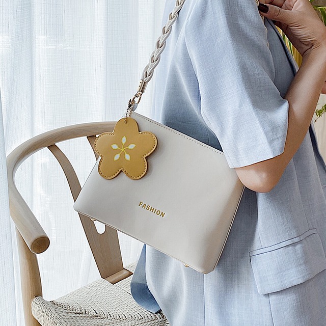 サマーワイルドインレディーススモールバッグ2020新しい流行のファッションシンプルなワンショルダーアンダーアームバッグネットレッドメッセンジャーバッグ 手作りハンドバック15037879266