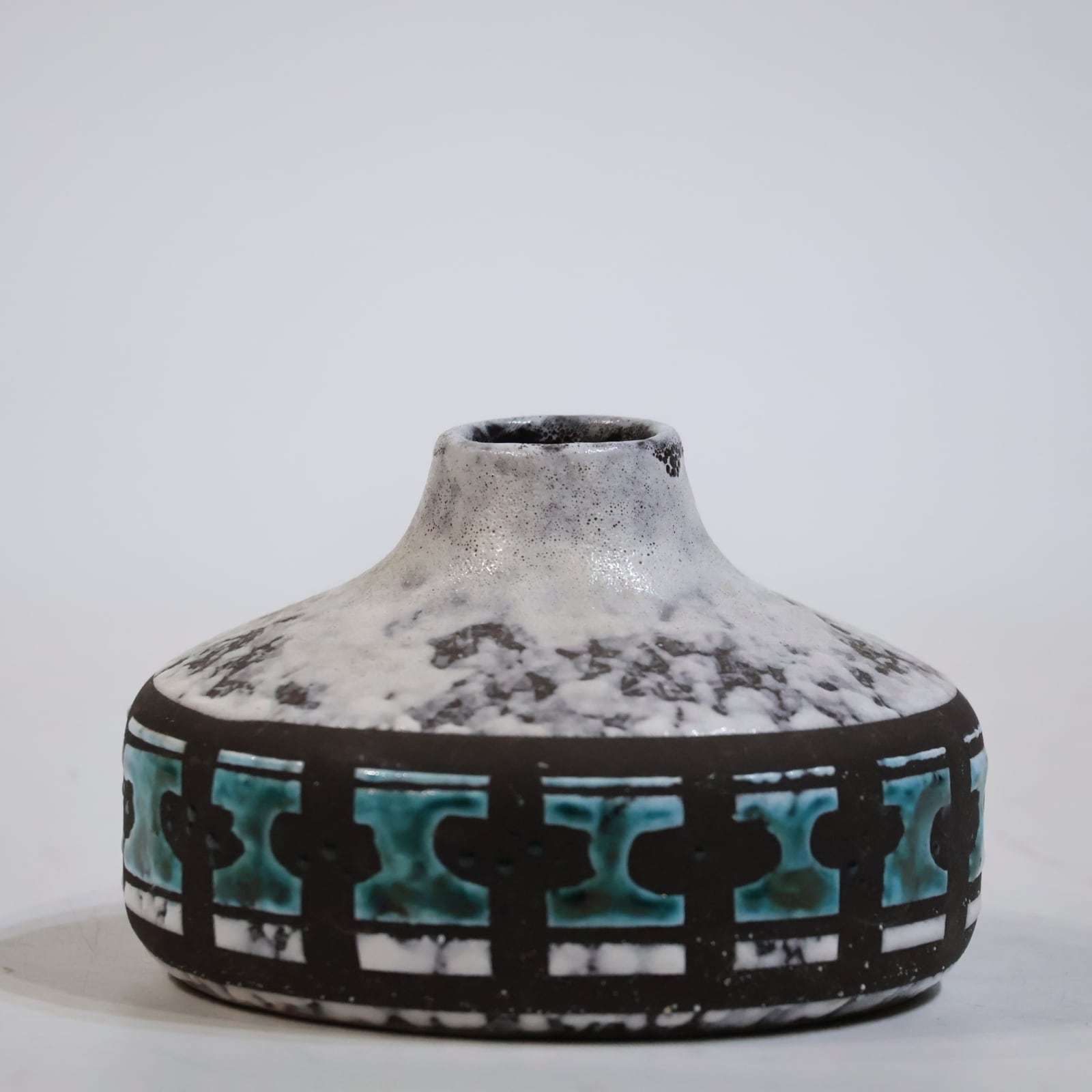 Strehla | Fat Lava & German Art Pottery