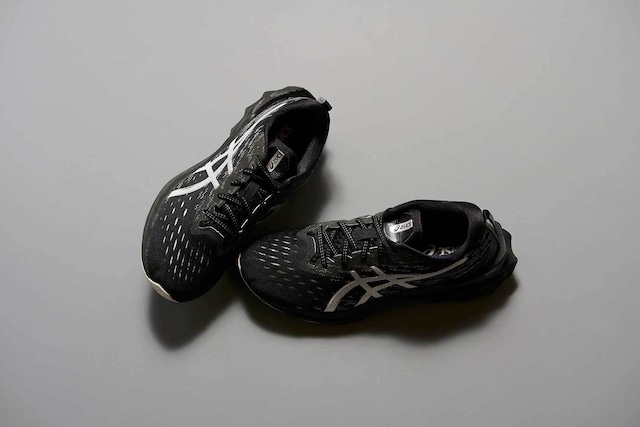 asics NOVABLAST 2 | BLK/WHT