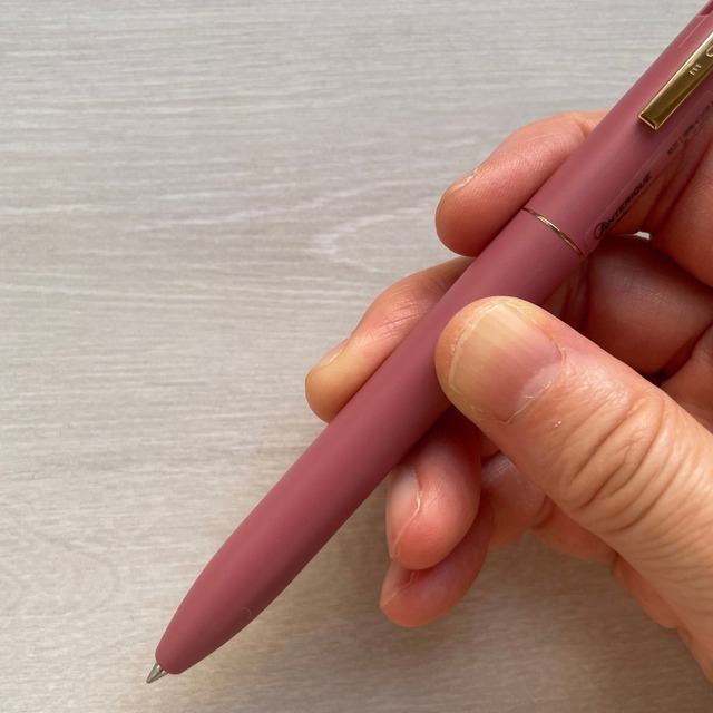 アンテリック 3色ボールペン 0.5mm｜ブリックレッド
