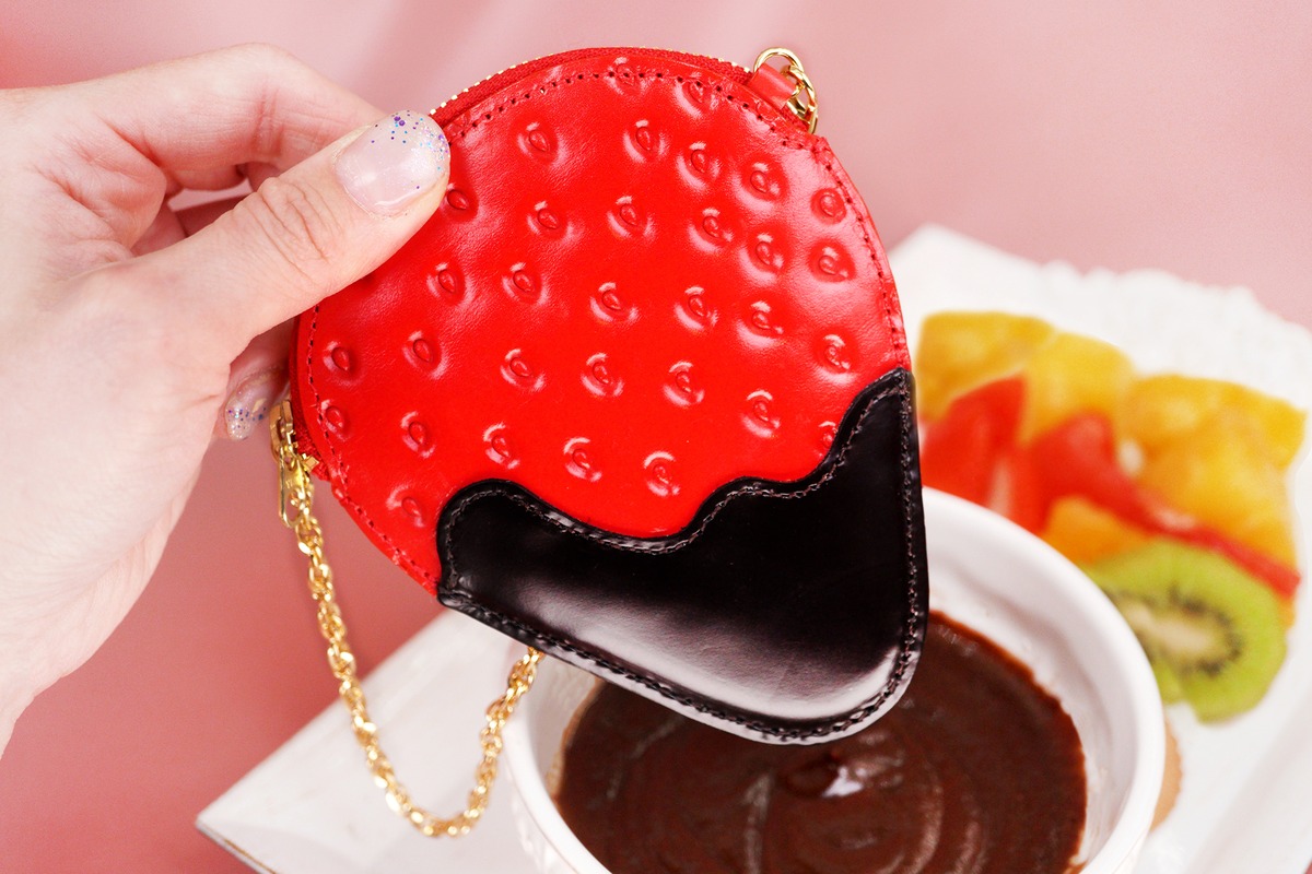 「スイカ」が入るチョコがけいちご・チョコ（牛革製コイン＆パスケース） | EARL’S FAVOURITE（アールスフェボリット） powered  by BASE