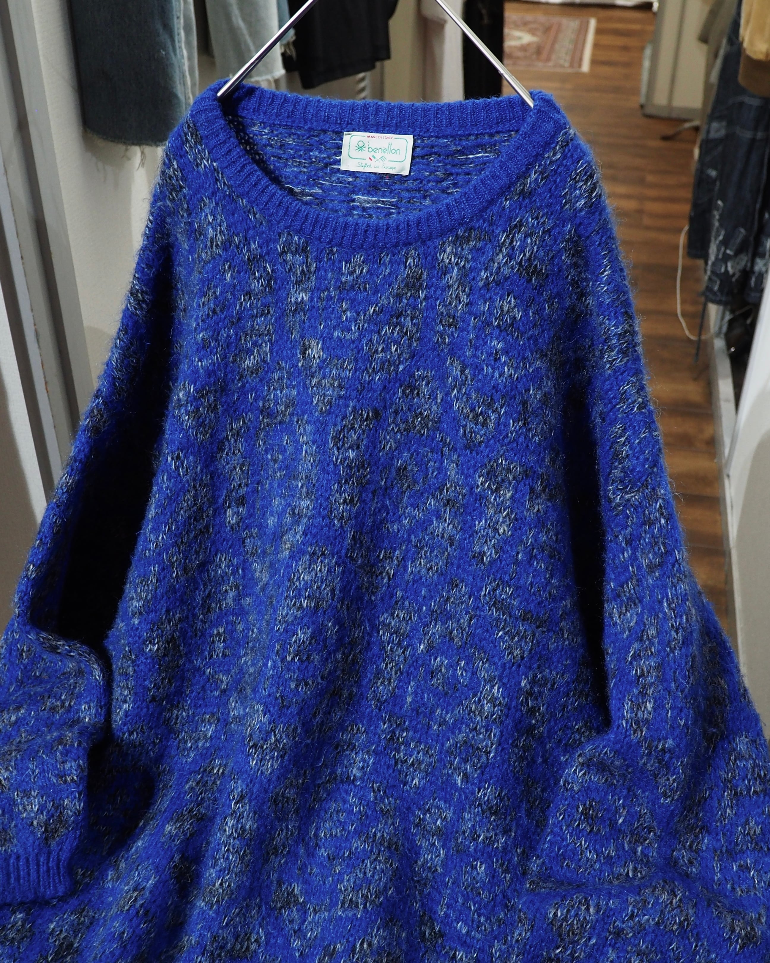 1980 - 90s ” Made in Italy - Benetton ” Beautiful Flower All Over Pattern Vintage Loose Knit