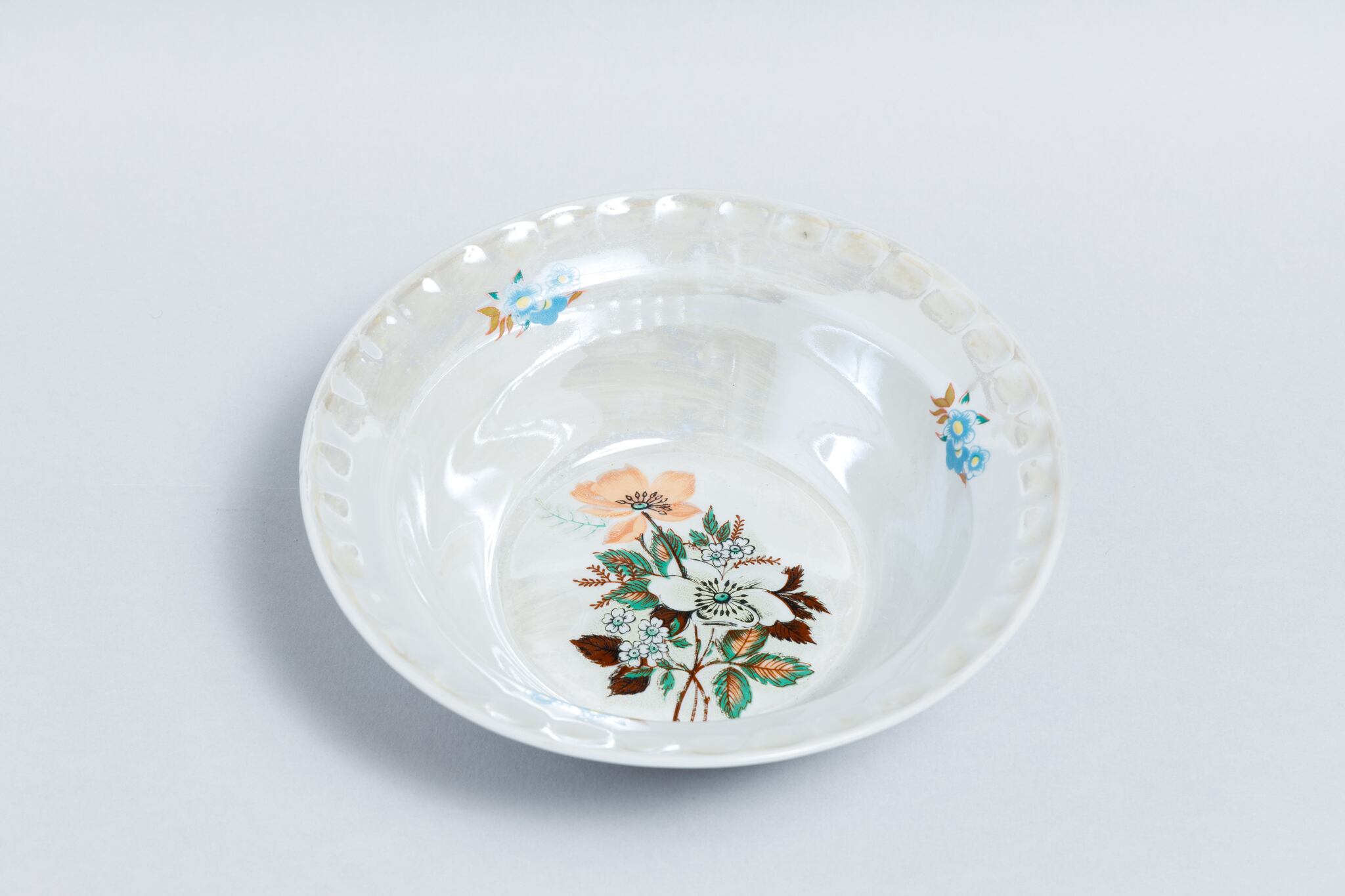 ヴィンテージ深皿 ドゥルジェコフ磁器工場 0239