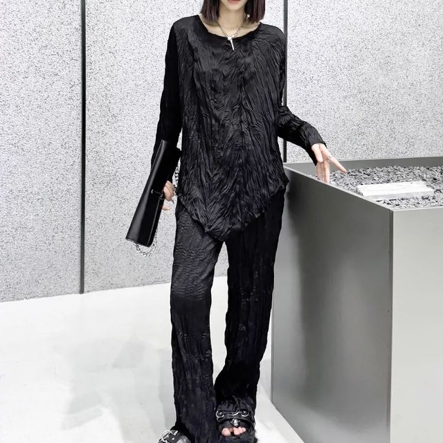 BLACK CREASE EFFECT BOAT NECK LONG SLEEVES TOP & PANTS 2pieces 1color M-9254