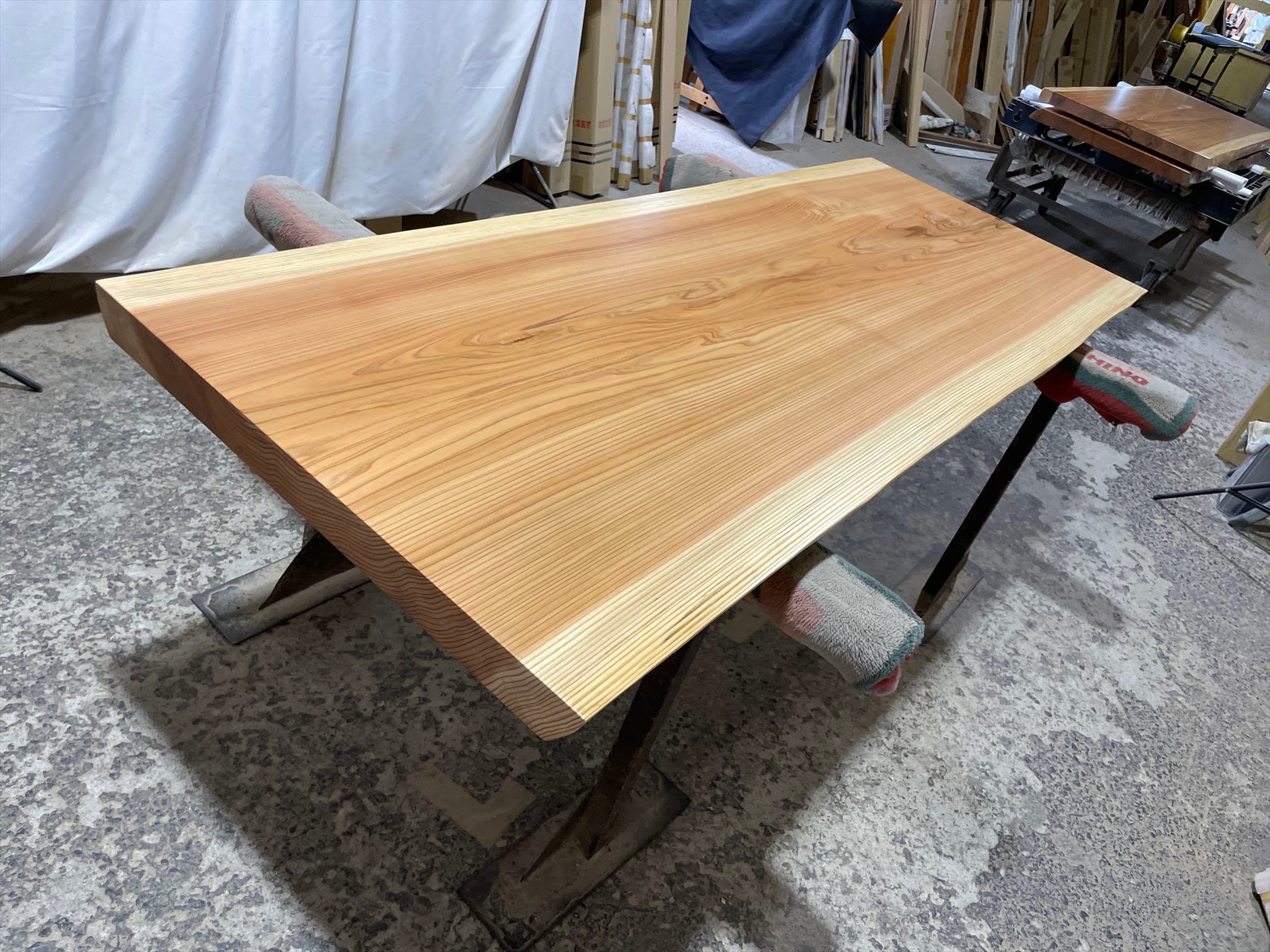 杉9132 一枚板無垢 1920x680-690-680x57mm 乾燥材 センターテーブル