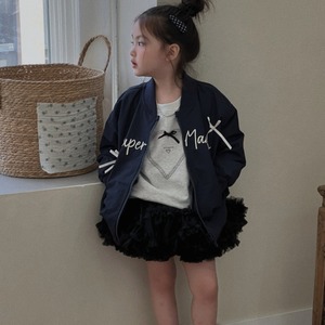 秋手描き英字柄リボンデザインジャケット