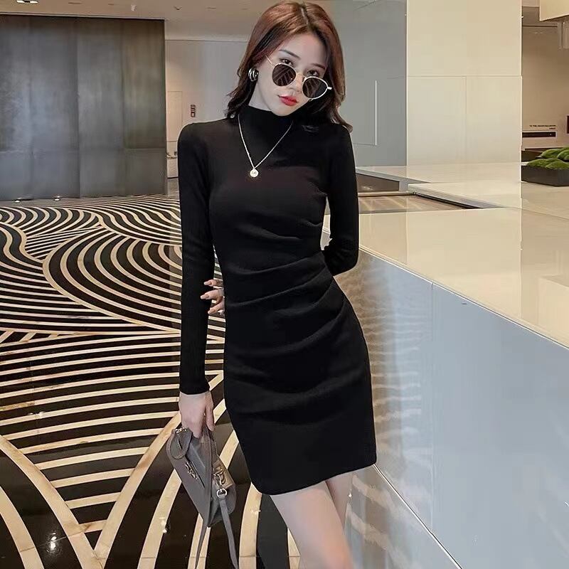 【新作】【送料無料】 秋と冬の女性のための黒のスリムフィットドレス、コート付き、2023新しいスタイルの気質インナースカート、ヒップカバーショートスカート付き 0263577775676