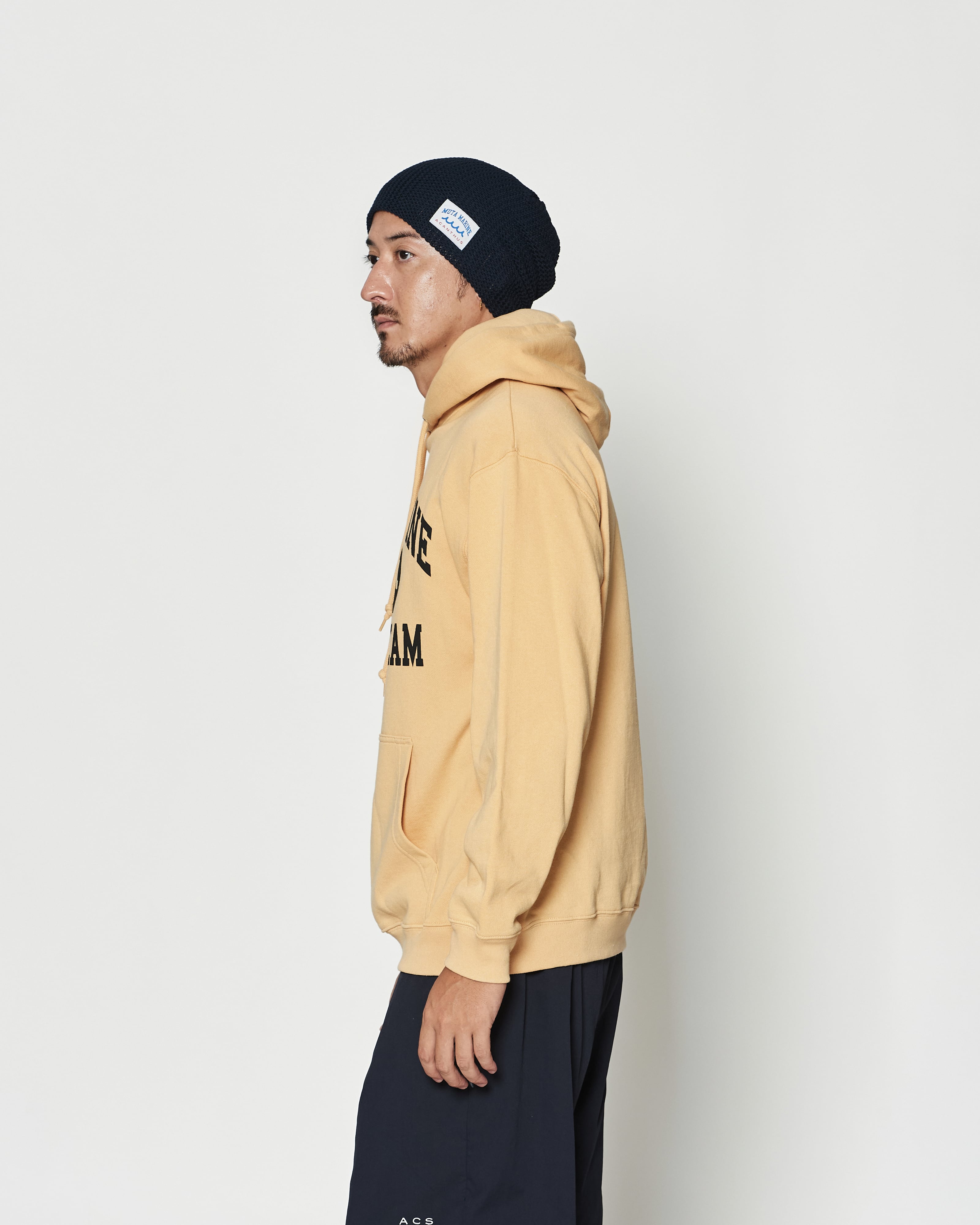 予約販売1月下旬～2月中旬入荷】muta MARINE × ACANTHUS カレッジロゴ