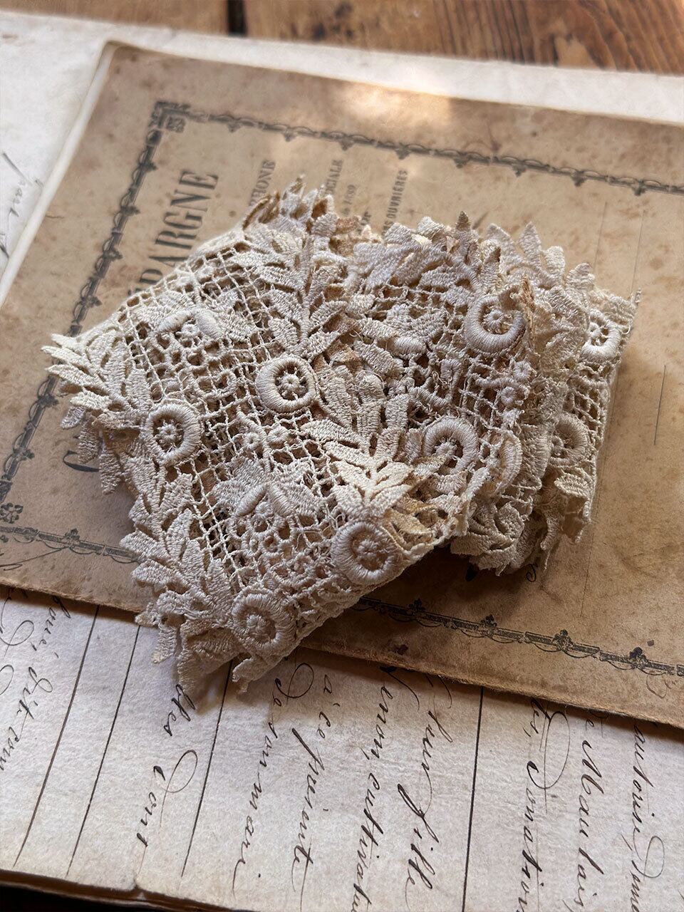 草花モチーフ レース | Brocante de La Cocotte （フランス