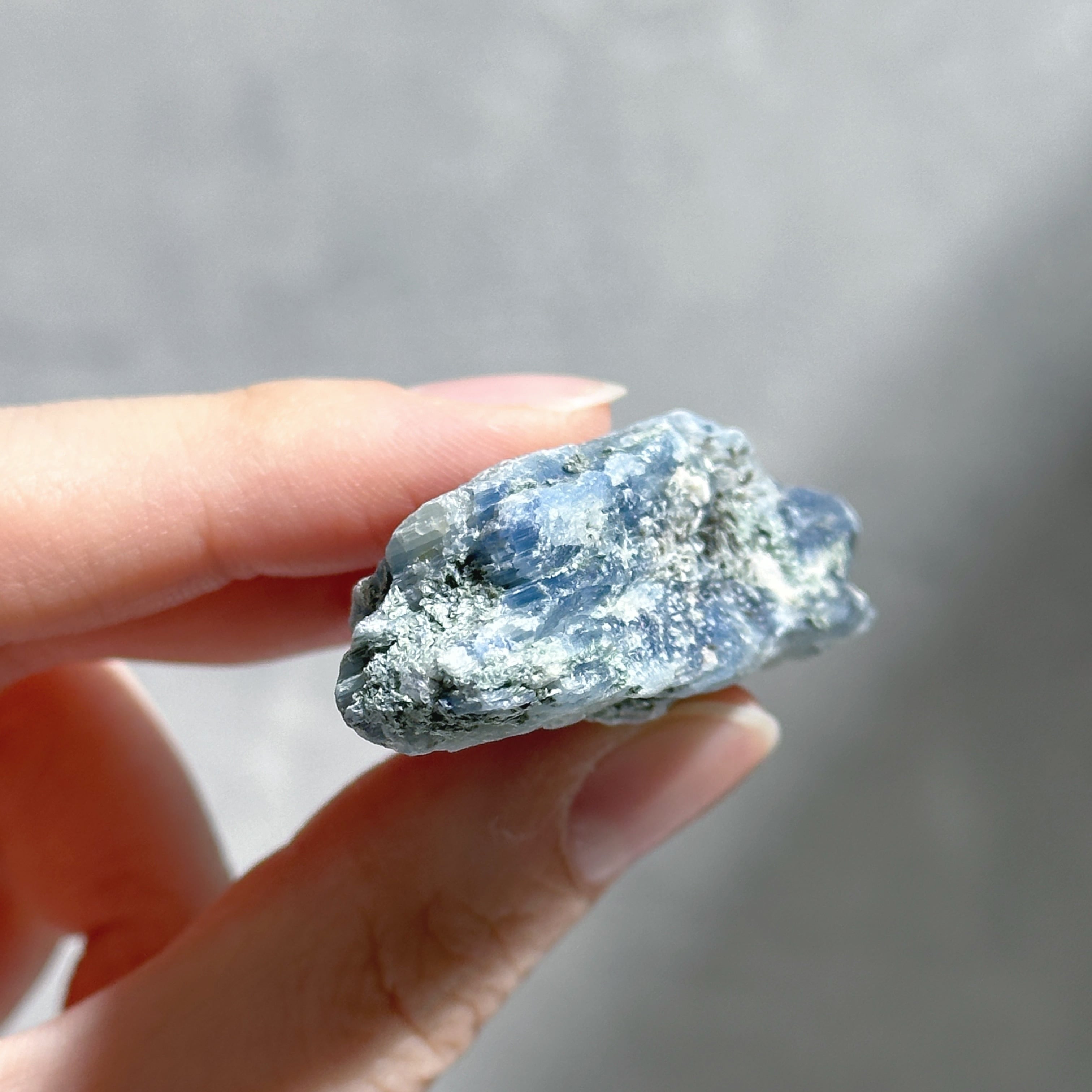 カイヤナイト19500 カイヤナイト 原石32◇ Kyanite ◇天然石・鉱物・パワーストーン